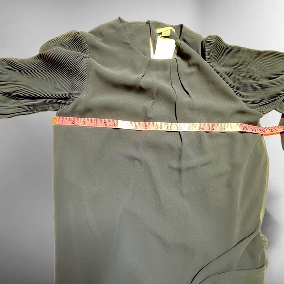 H&M dress. - Picture 5 of 7